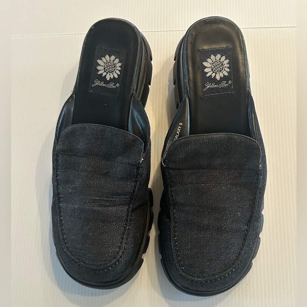 Women’s Size 9 Slip on Loafers.